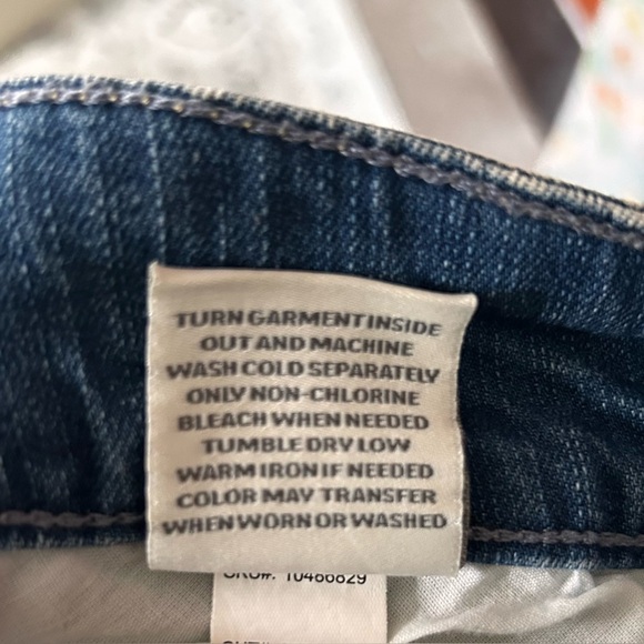 Torrid Boyfriend Distressed Denim Shorts Women’s Size 20 Plus Blue - Picture 10 of 10